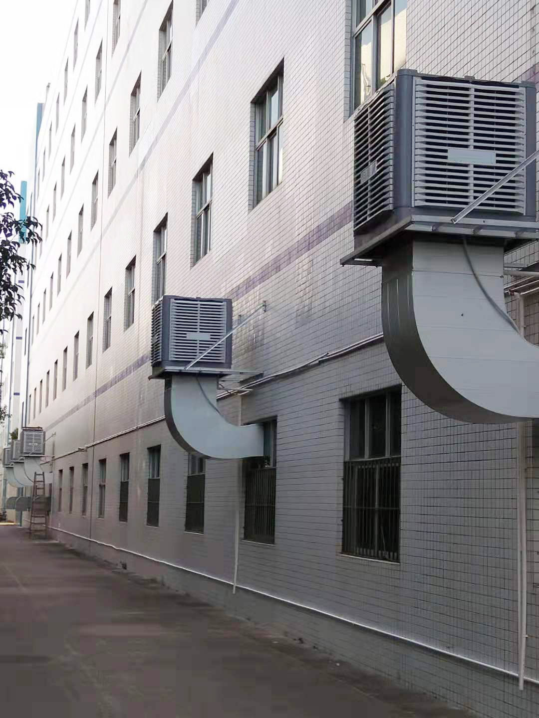 車間太熱如何降溫?這四種降溫設備你一定要知道